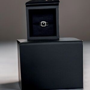David Yurman “Petite Albion” 7mm Ring With Black Onyx And Diamonds Size 7